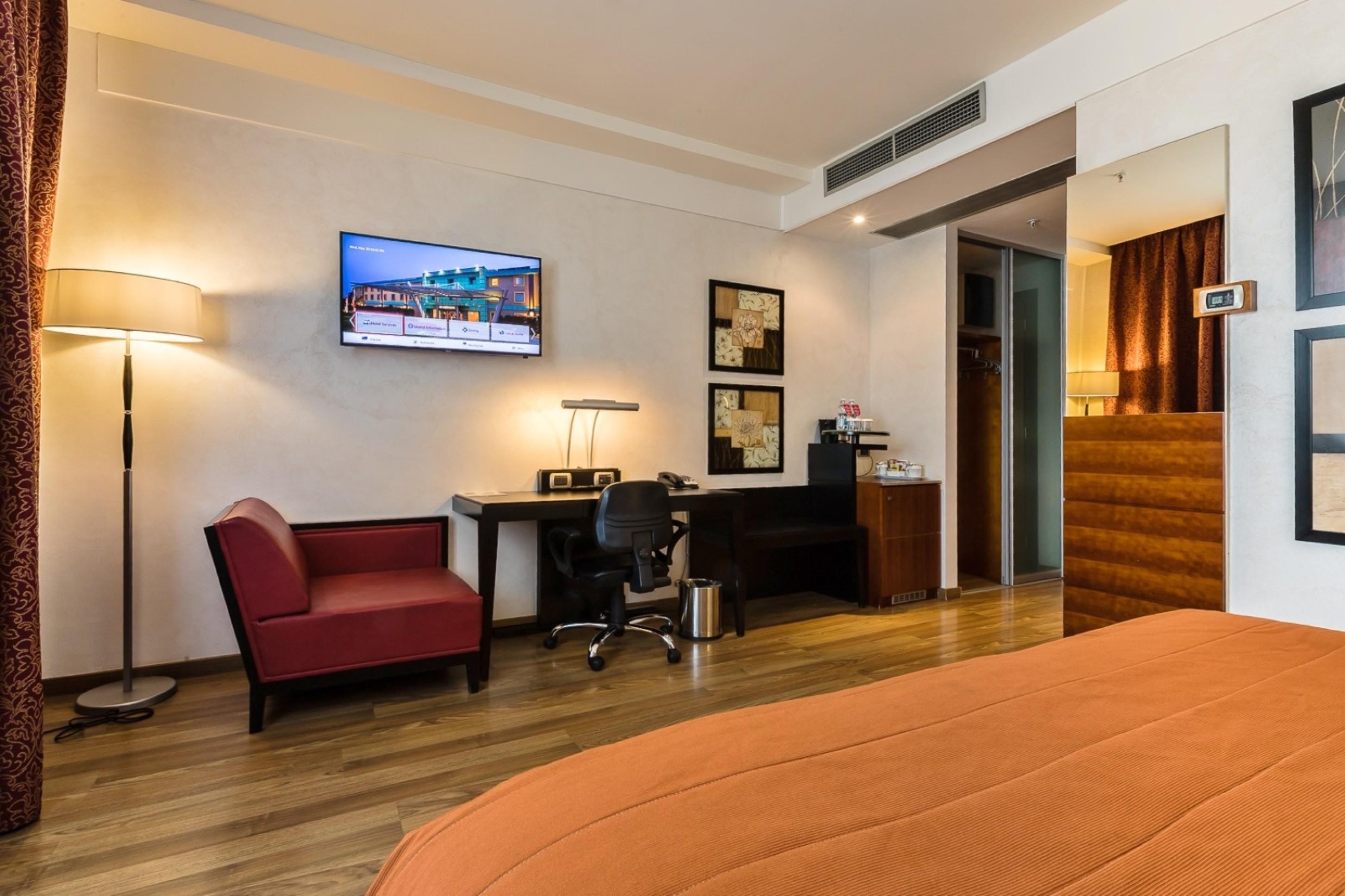Crowne Plaza Milan - Malpensa Airport By Ihg Hotel Казе Нуове Екстериор снимка