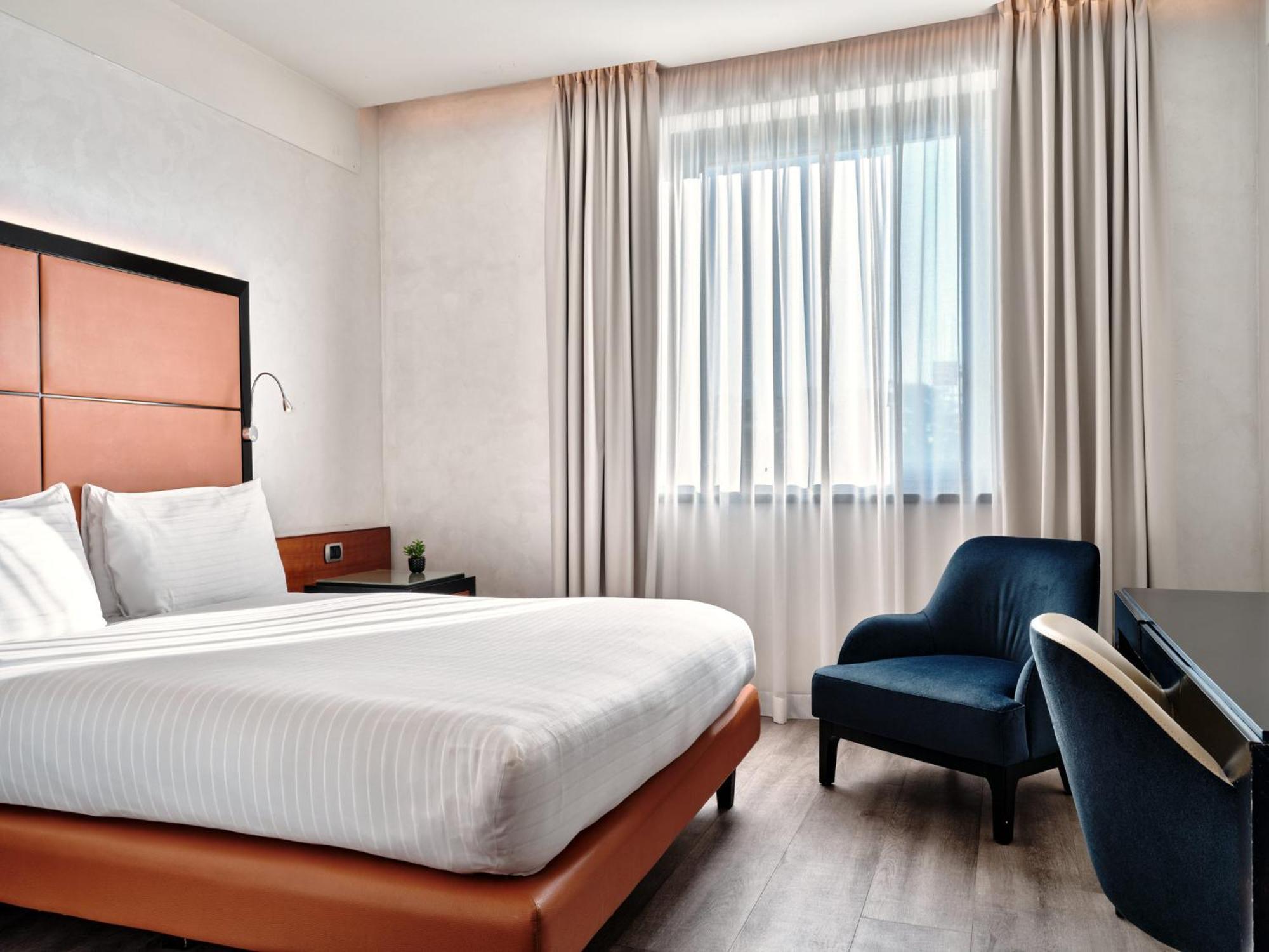 Crowne Plaza Milan - Malpensa Airport By Ihg Hotel Казе Нуове Екстериор снимка