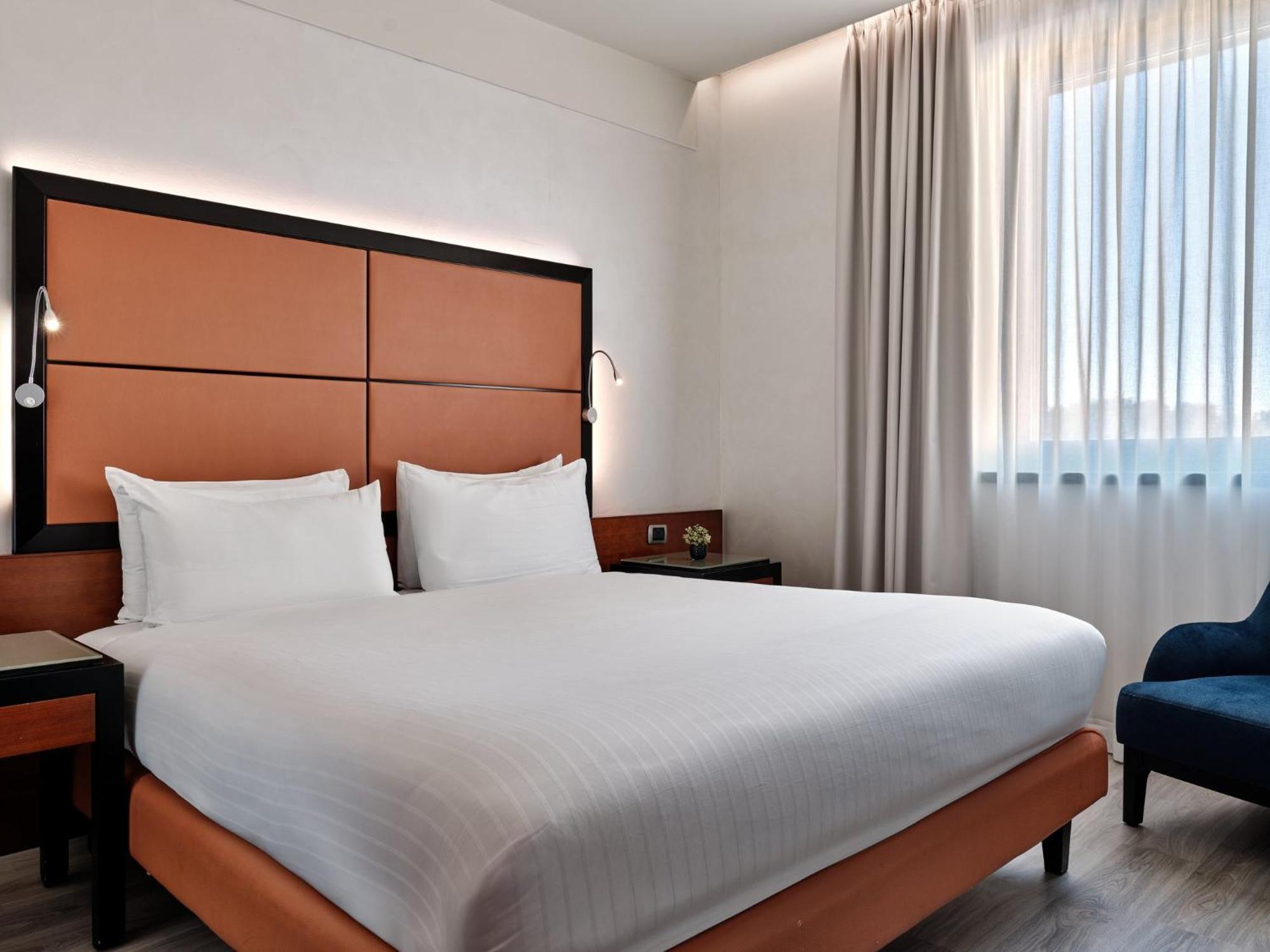 Crowne Plaza Milan - Malpensa Airport By Ihg Hotel Казе Нуове Екстериор снимка