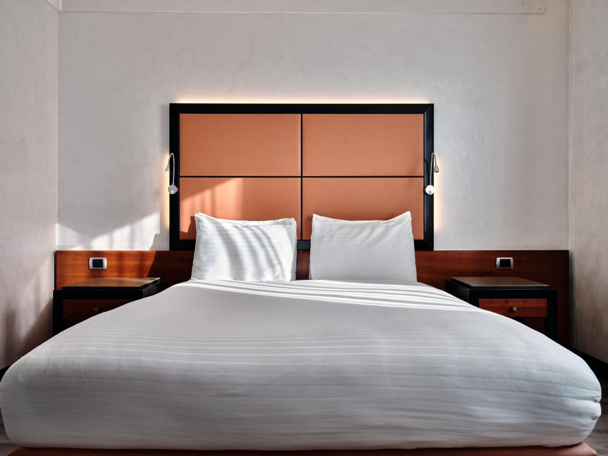 Crowne Plaza Milan - Malpensa Airport By Ihg Hotel Казе Нуове Екстериор снимка