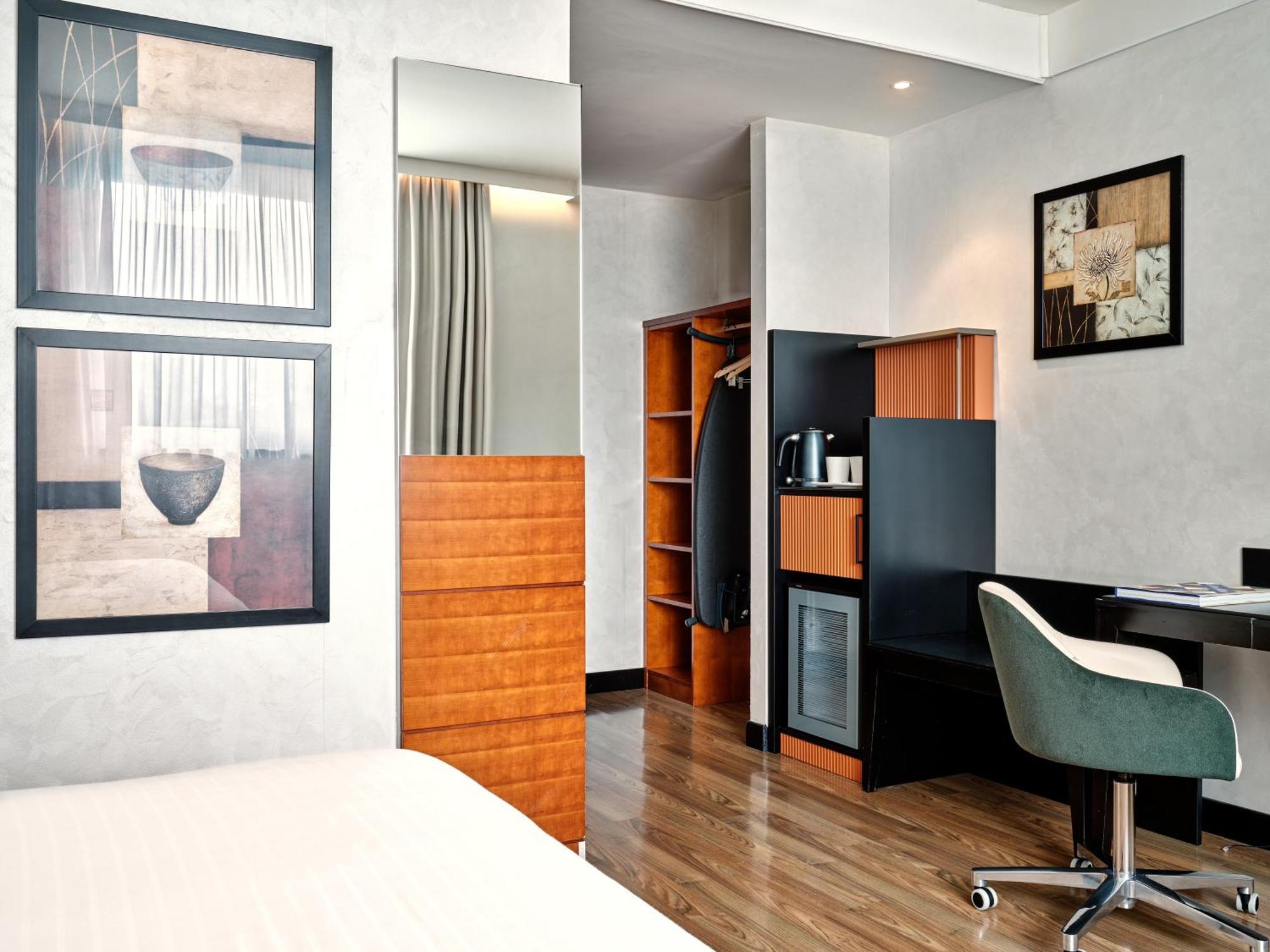Crowne Plaza Milan - Malpensa Airport By Ihg Hotel Казе Нуове Екстериор снимка