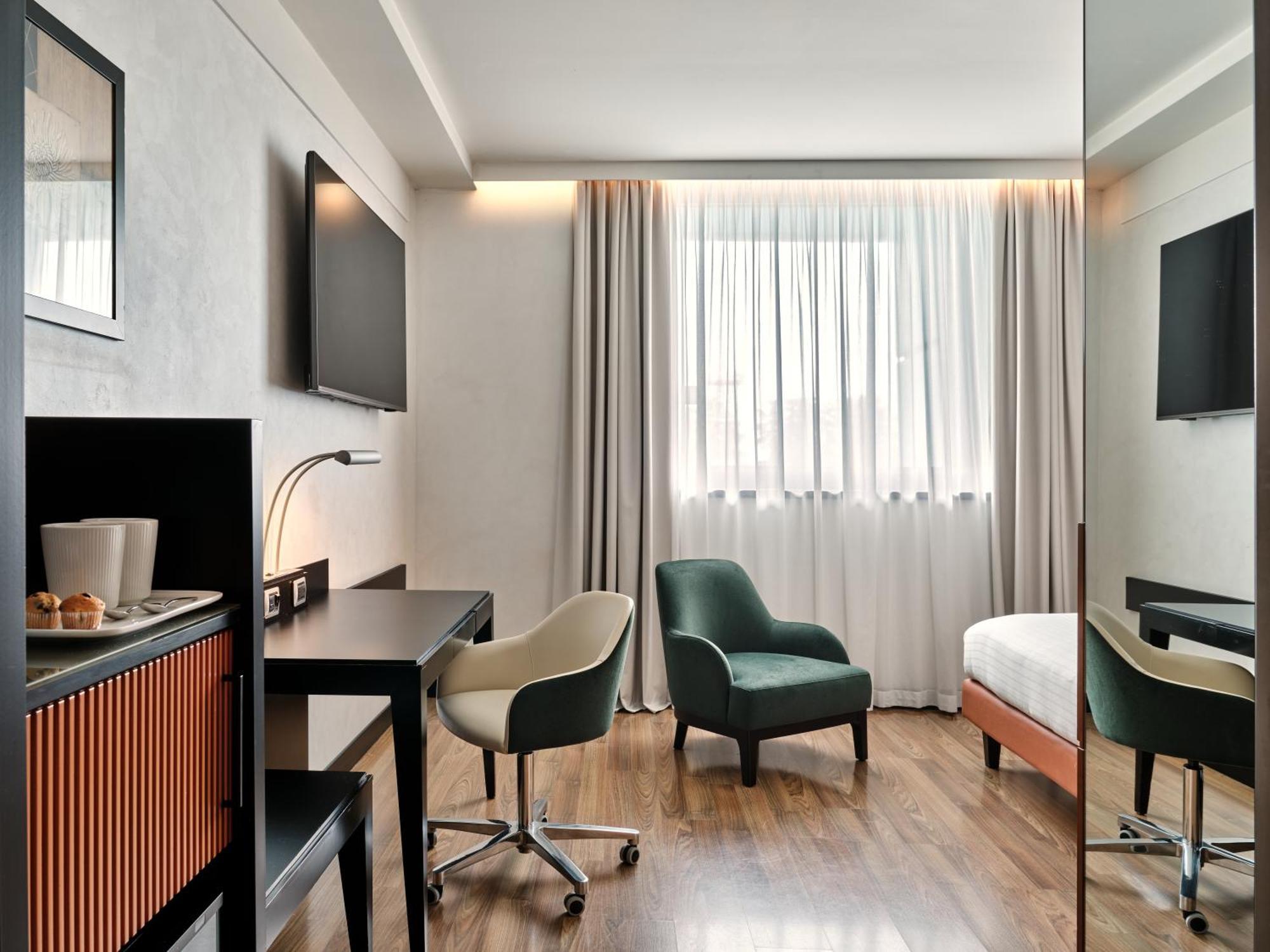 Crowne Plaza Milan - Malpensa Airport By Ihg Hotel Казе Нуове Екстериор снимка