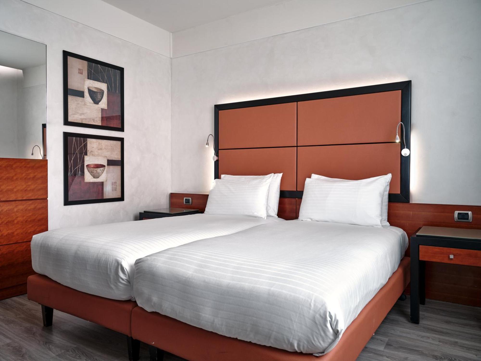 Crowne Plaza Milan - Malpensa Airport By Ihg Hotel Казе Нуове Екстериор снимка