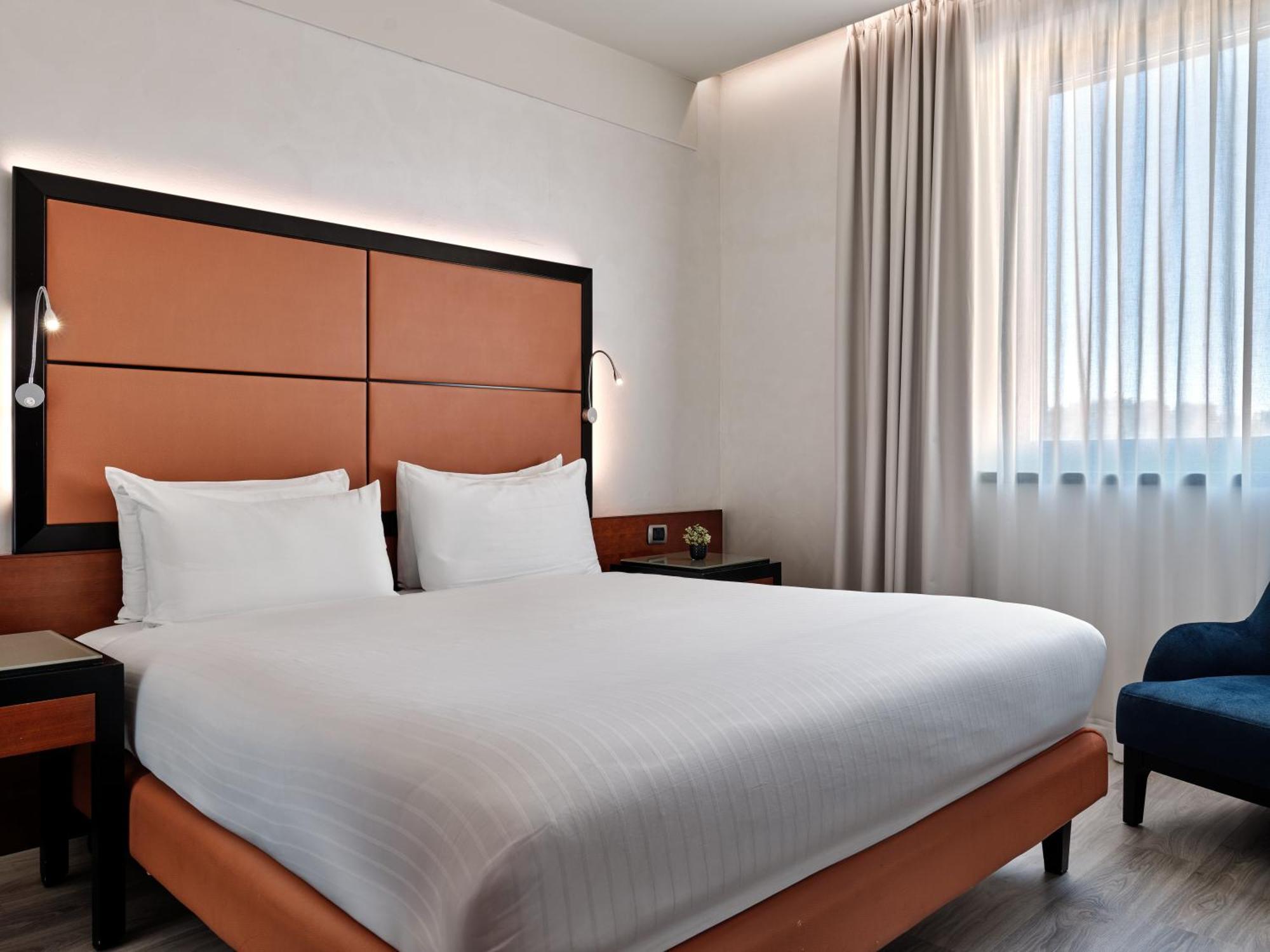 Crowne Plaza Milan - Malpensa Airport By Ihg Hotel Казе Нуове Екстериор снимка