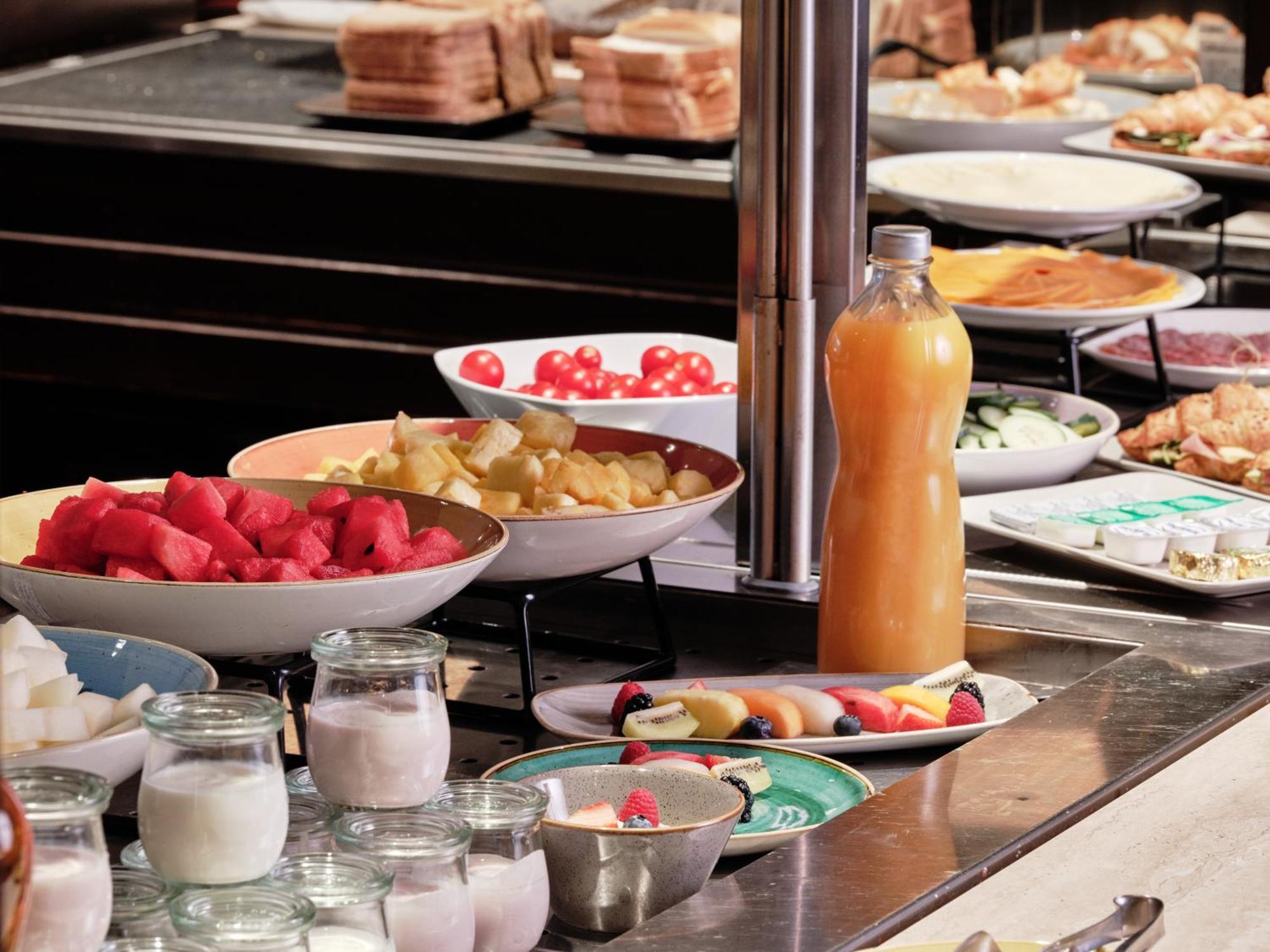Crowne Plaza Milan - Malpensa Airport By Ihg Hotel Казе Нуове Екстериор снимка