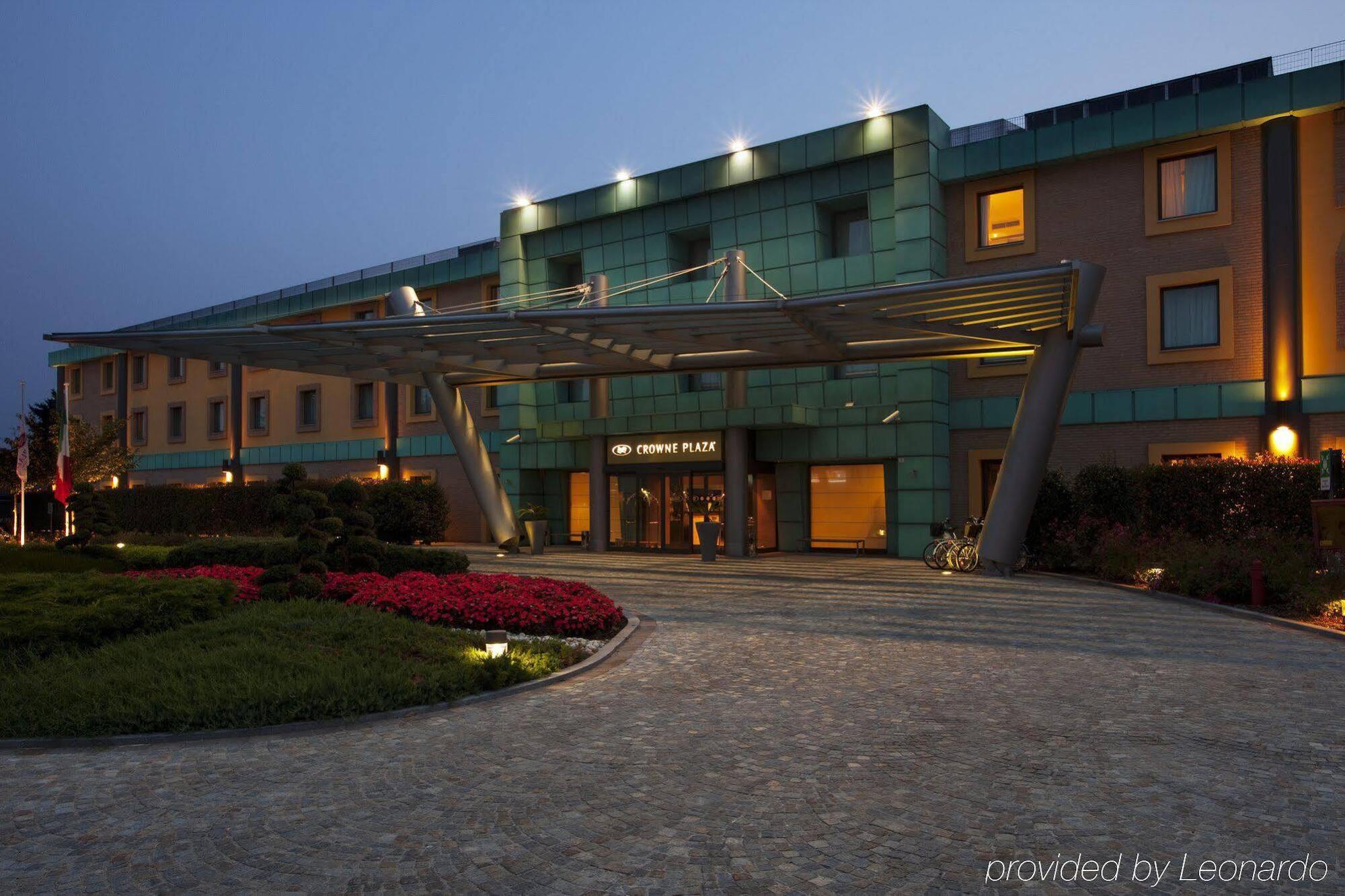 Crowne Plaza Milan - Malpensa Airport By Ihg Hotel Казе Нуове Екстериор снимка